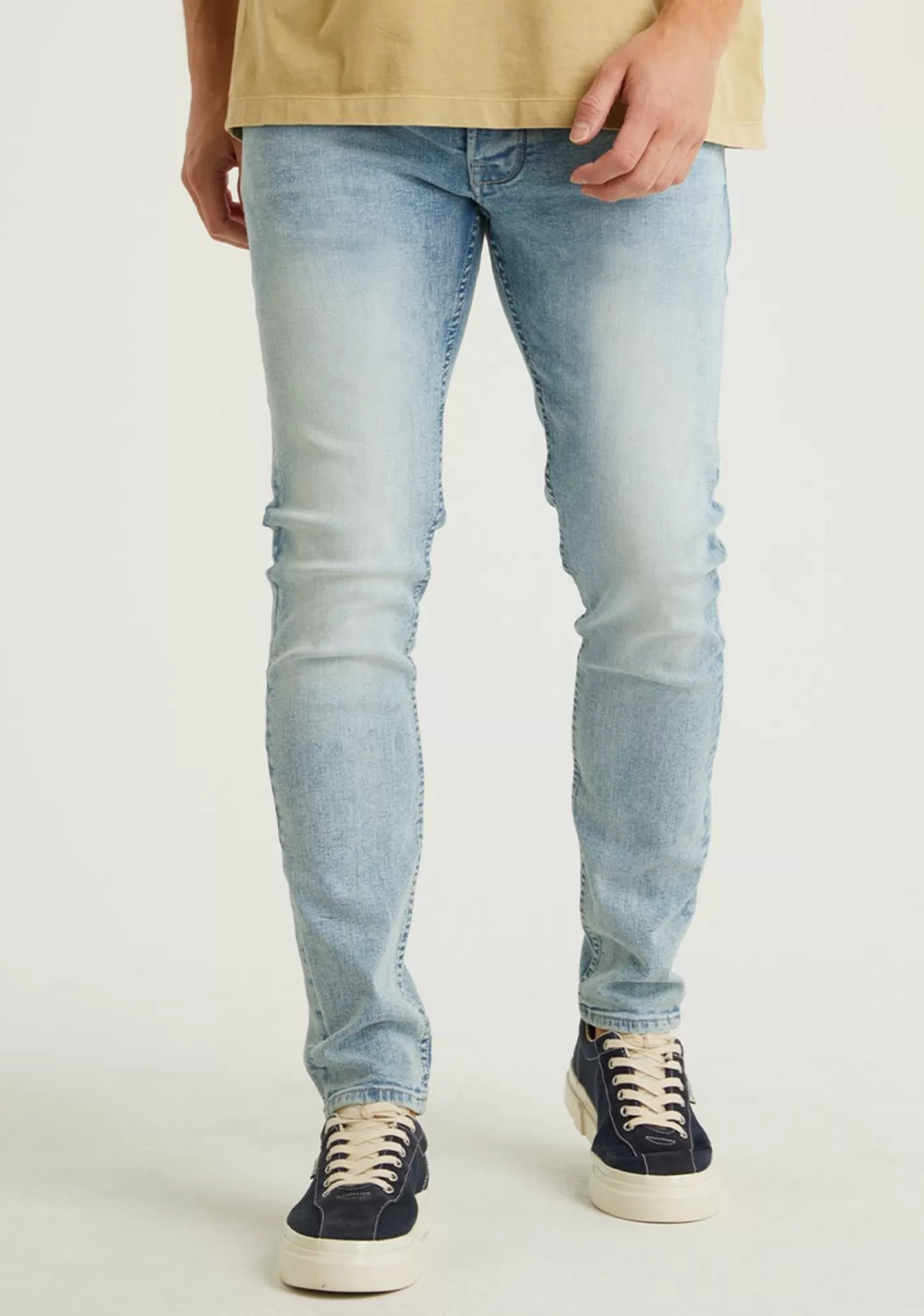 CHASIN' Carter Bleach Jeans - Chasin' EN