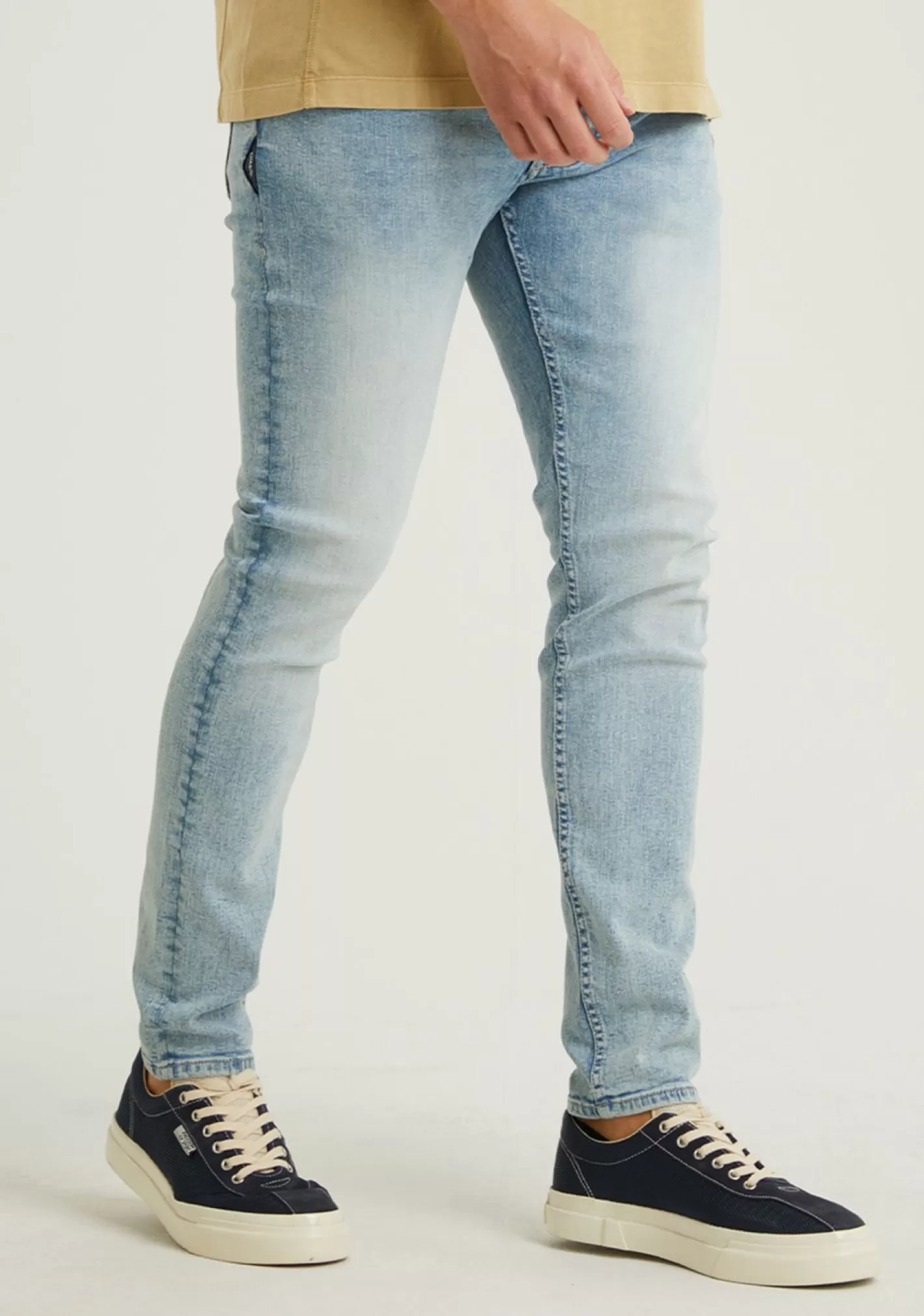 CHASIN' Carter Bleach Jeans - Chasin' EN