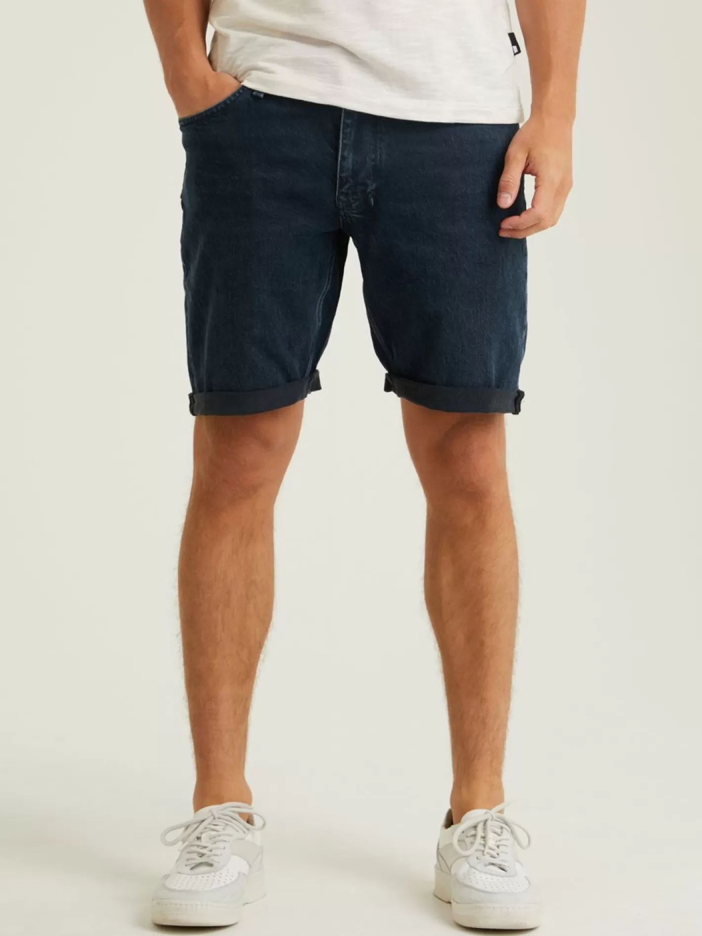 CHASIN' Ivor.s Mike Shorts - Chasin' EN